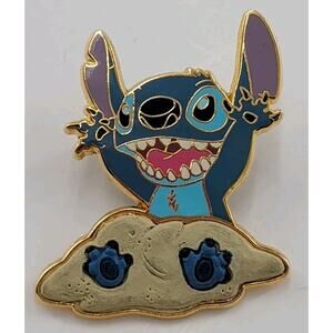 Disney Enamel Lilo & Stitch Pin “Stitch In Sand” Pin #32460-3D, 2004